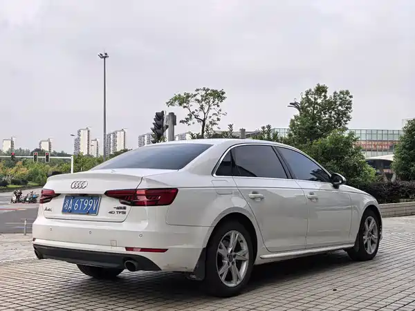 Audi A4L 2017