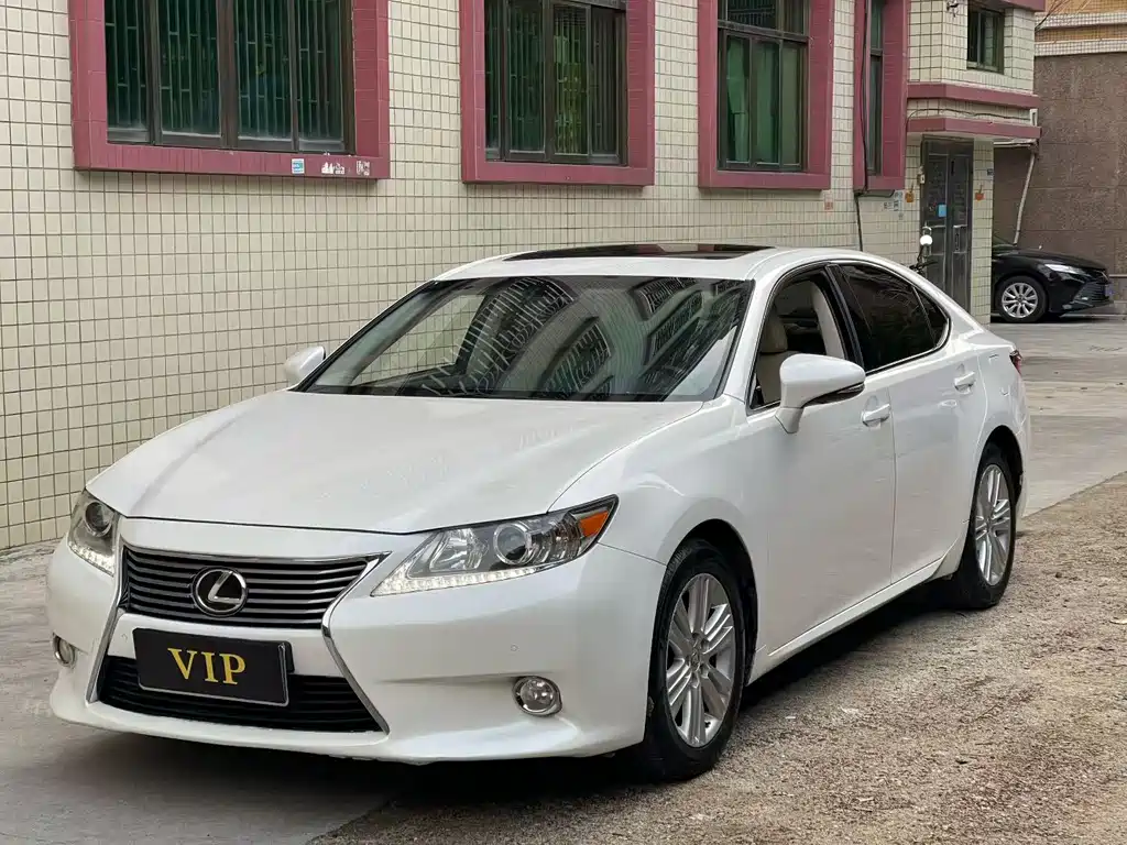Lexus ES 2015