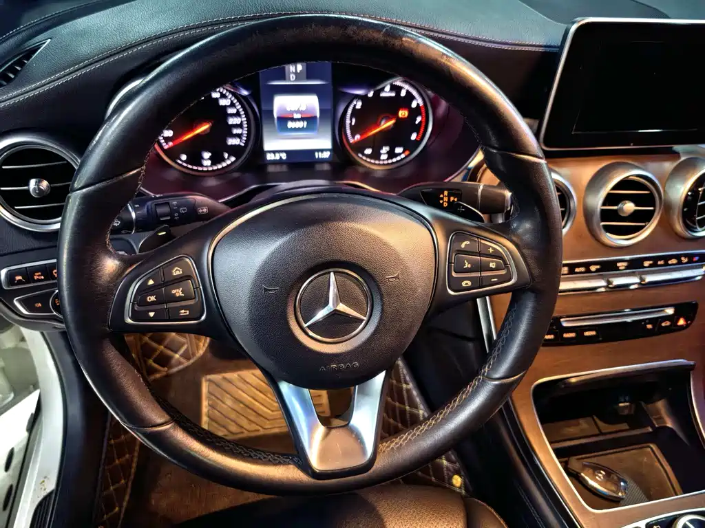 Mercedes-Benz GLC 2019 — фото 14