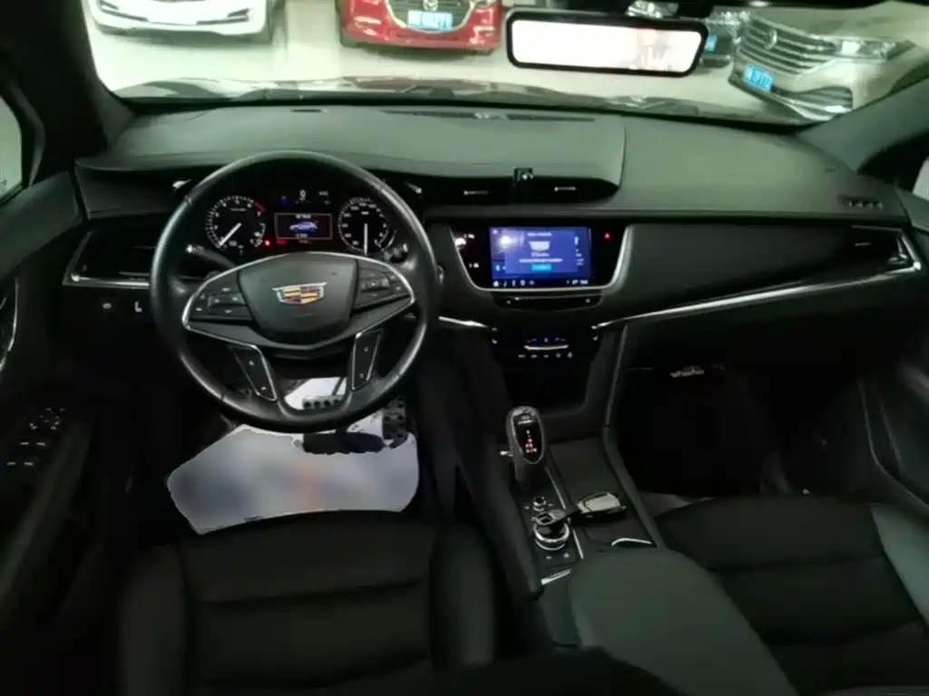 Cadillac XT5 2022 — фото 10