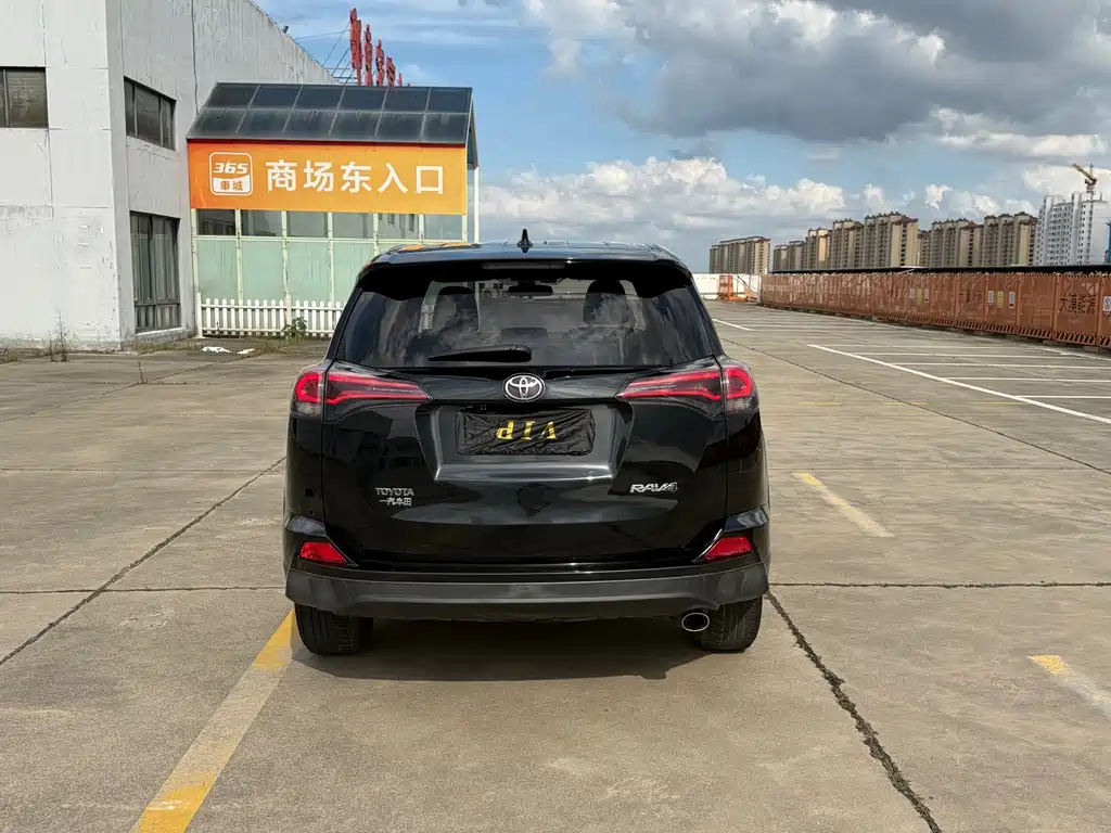 Toyota RAV4 2019 — фото 6