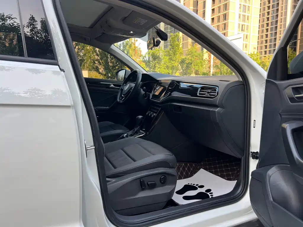 Volkswagen T-Roc 2023