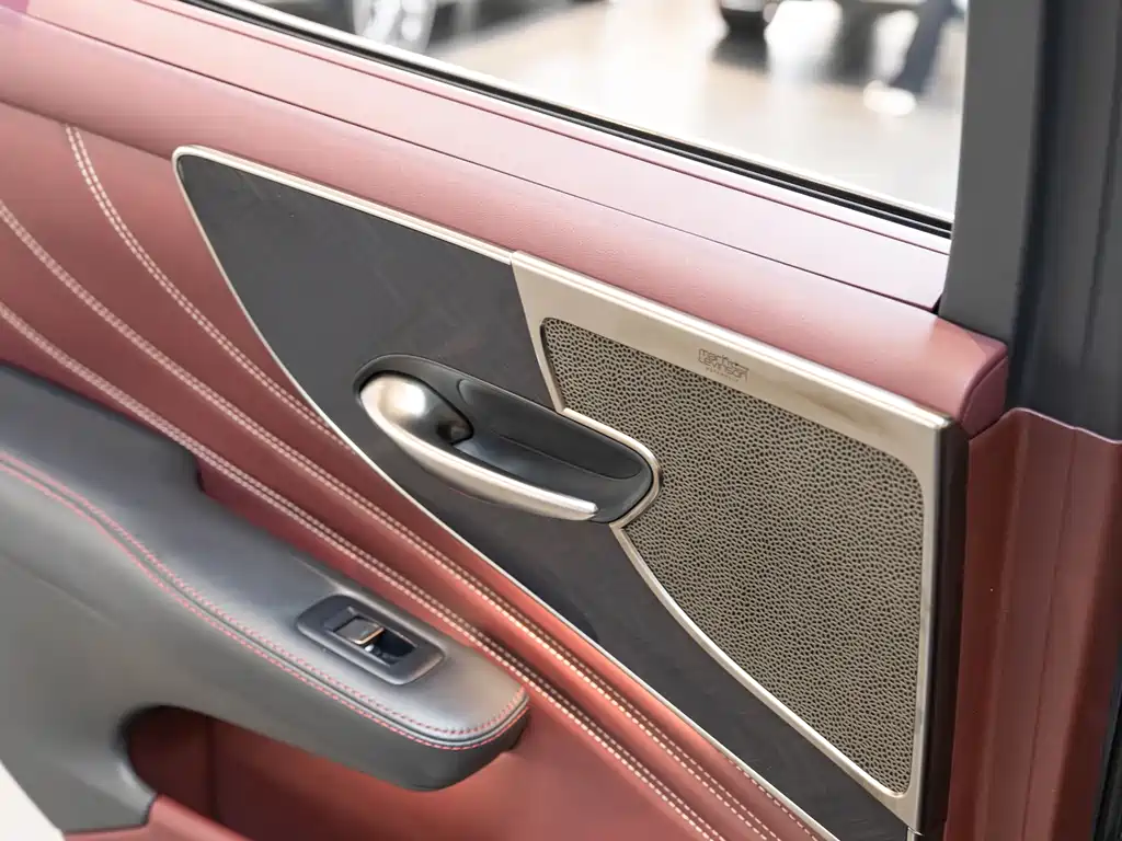 Lexus LS 2020 — фото 18