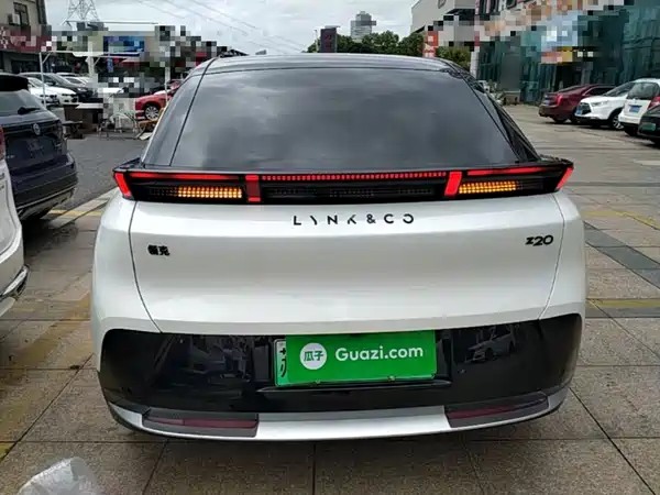 Lynk & Co Z20 2025