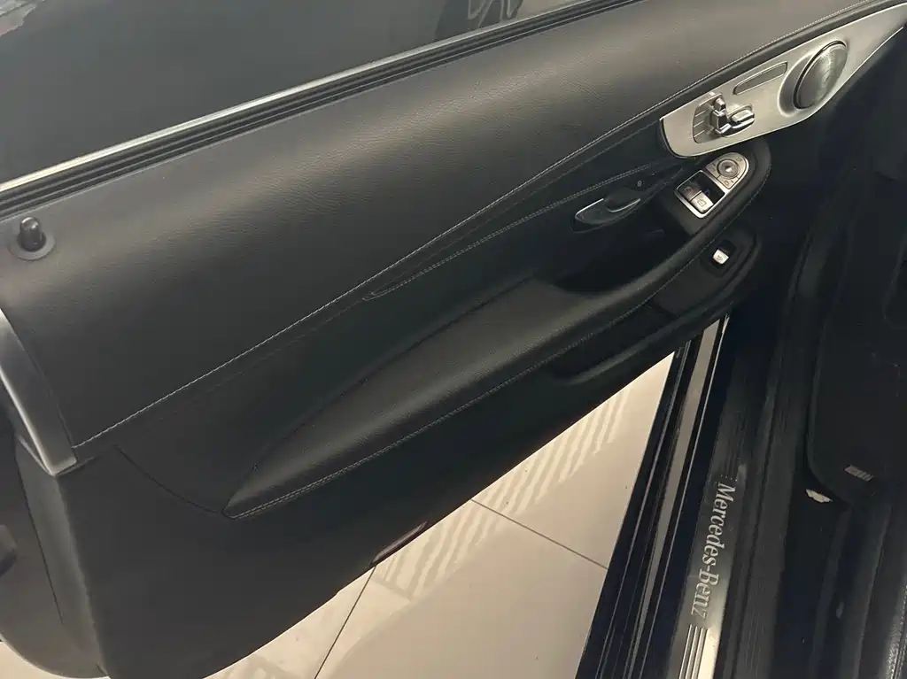 Mercedes-Benz C-Class 2021