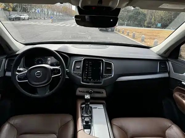 Volvo XC90 2019