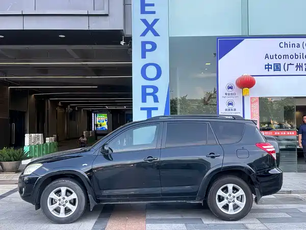 Toyota RAV4 2011