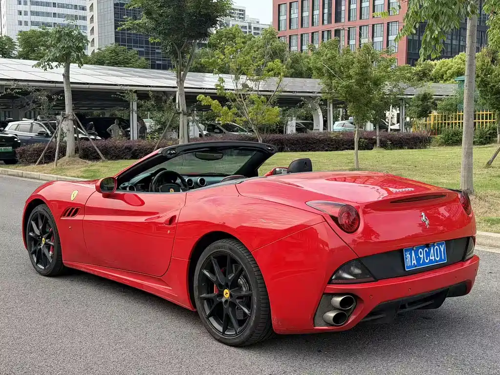 Ferrari California T 2013 — фото 2