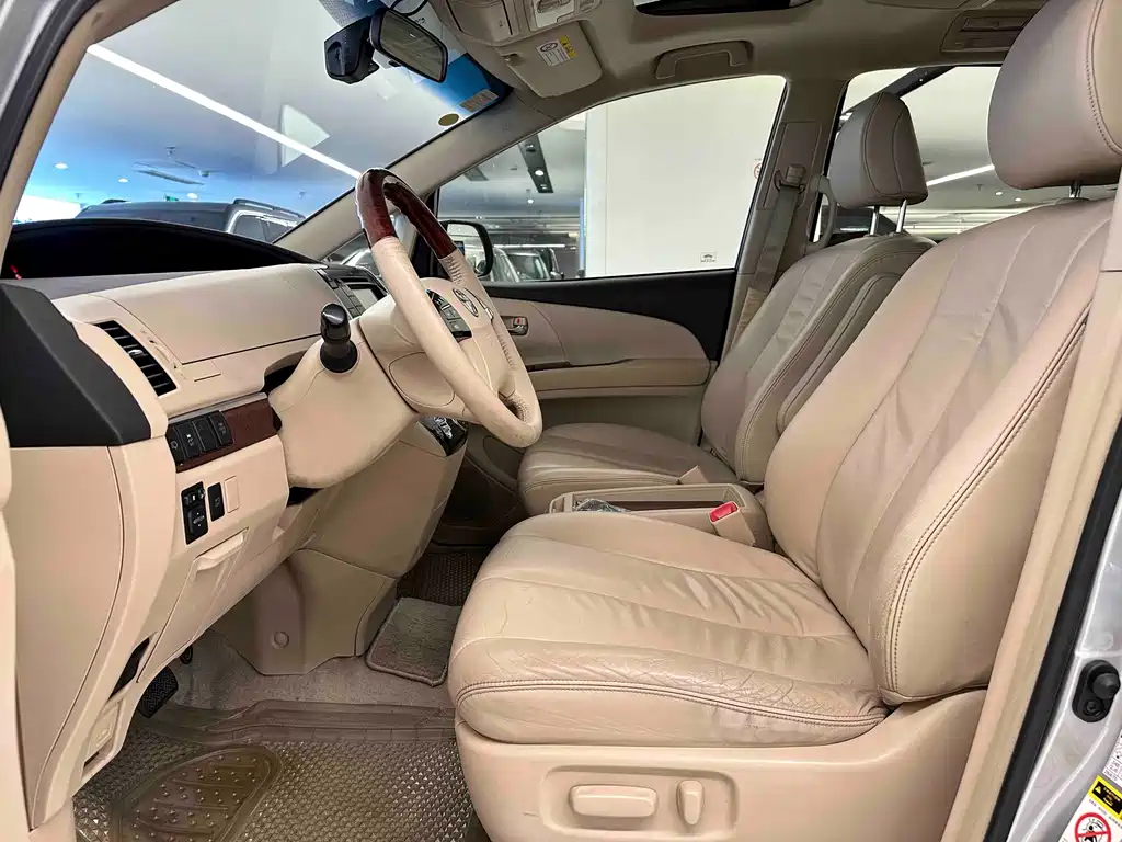 Toyota Previa 2015 — фото 8