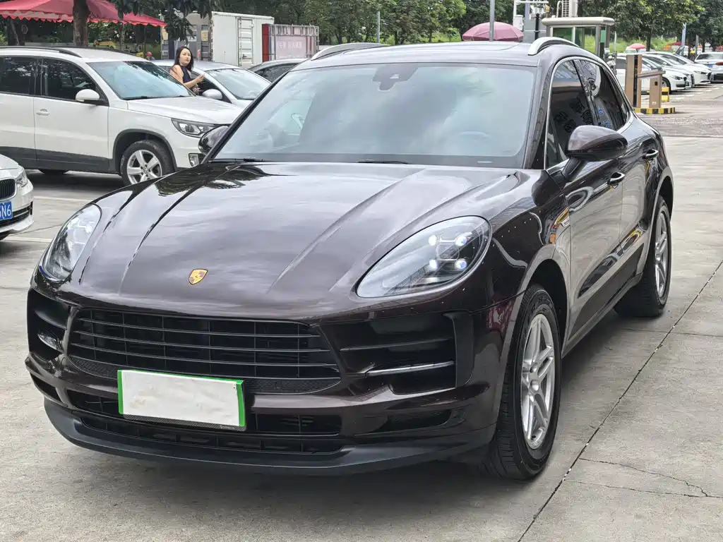 Porsche Macan 2022 — фото 1