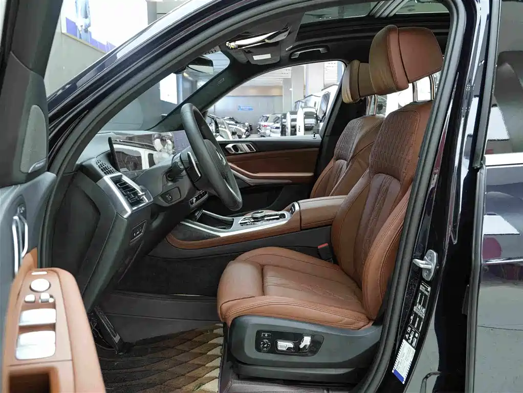 BMW X7 2024 — фото 11