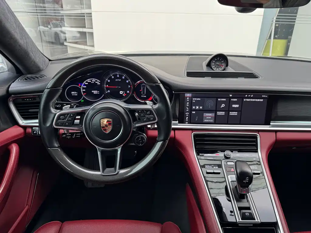 Porsche Panamera 2019 — фото 13