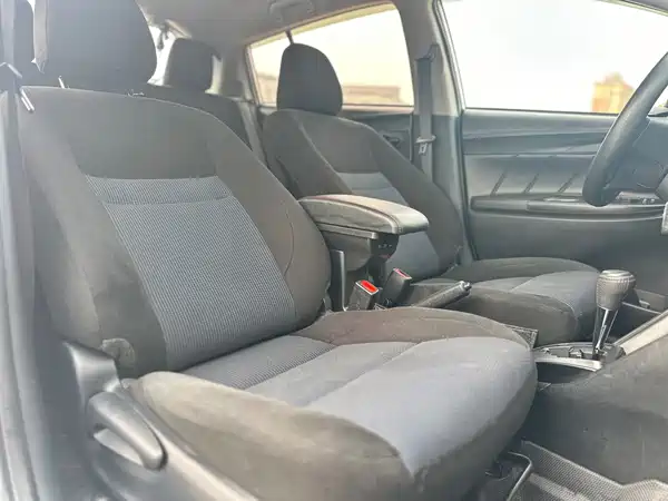 Toyota Yaris L 2019