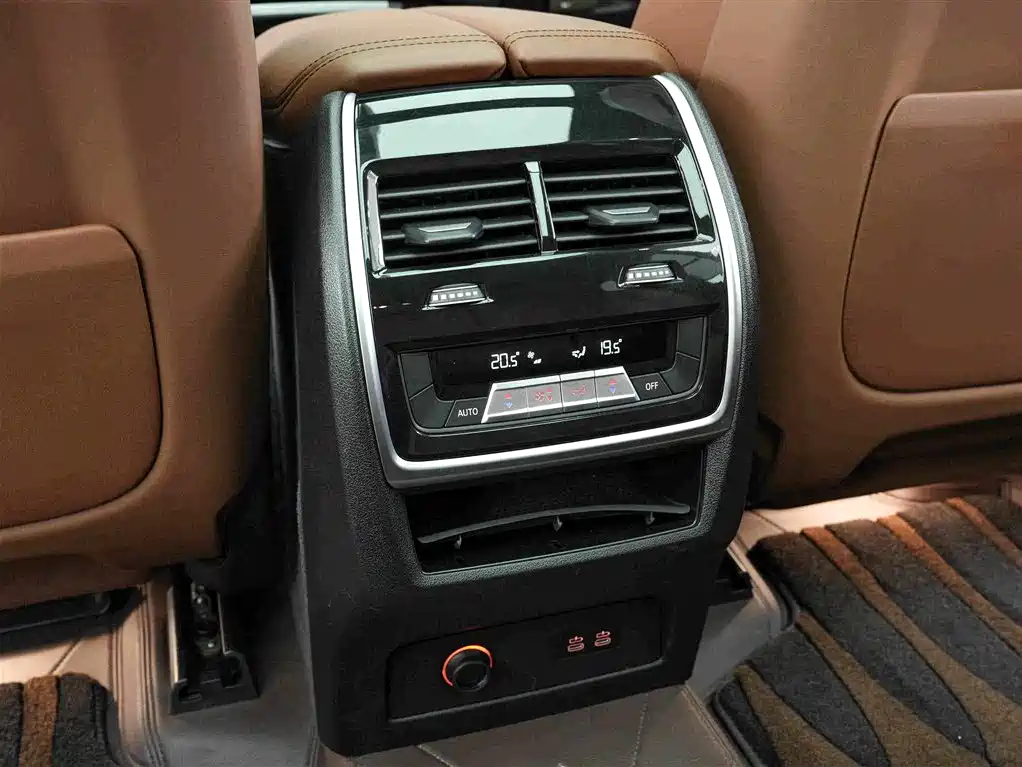 BMW X7 2024 — фото 17