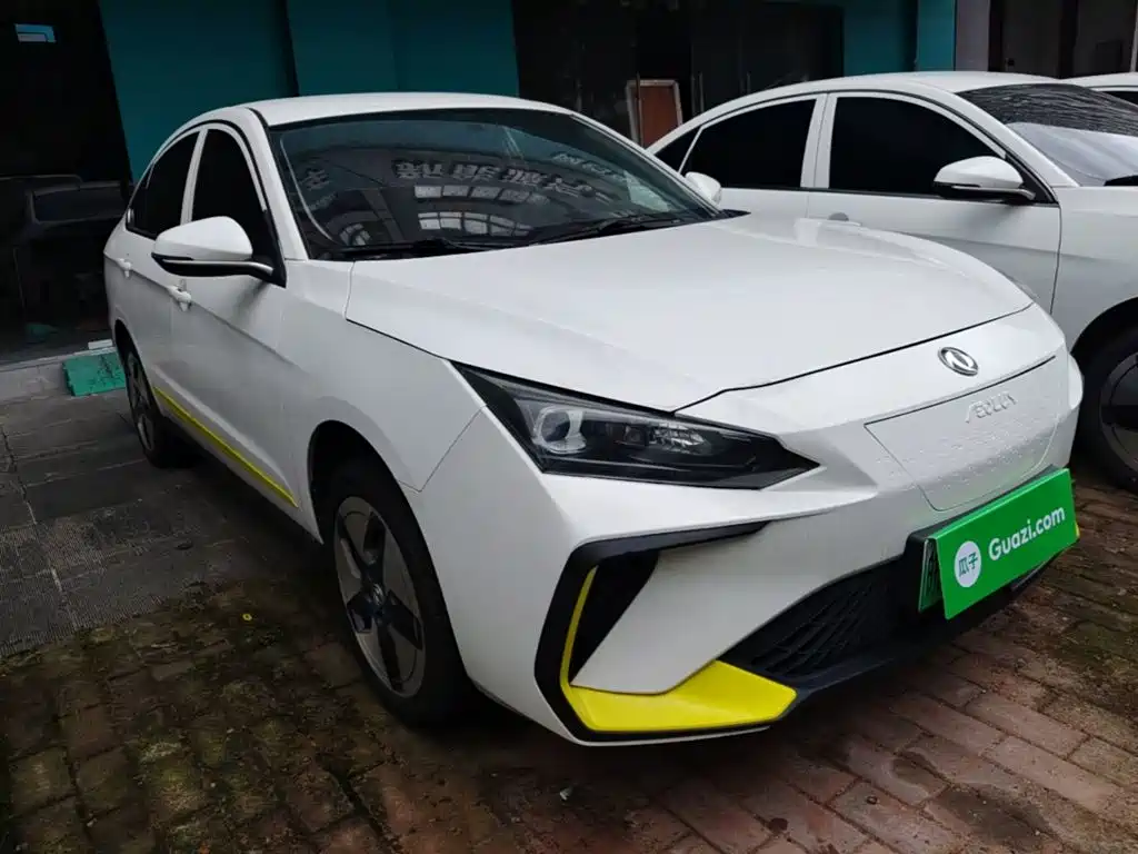 Dongfeng E70 2023