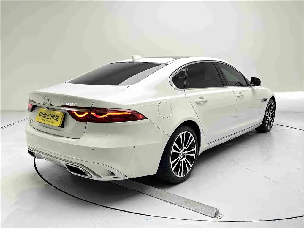 Jaguar XFL 2023 — фото 19