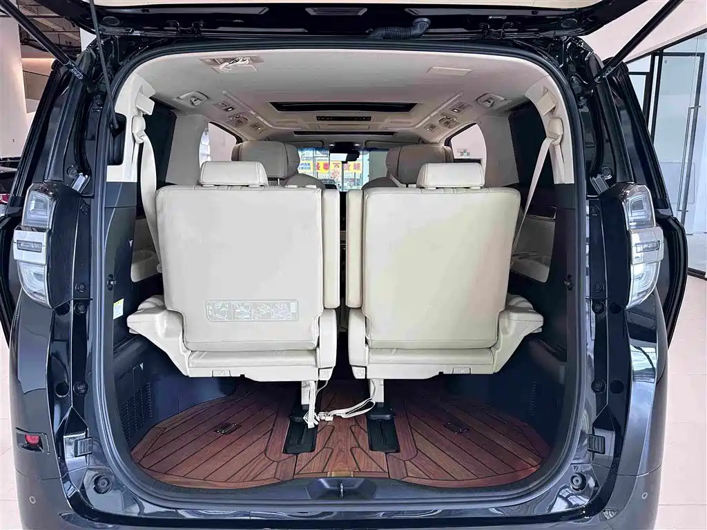 Toyota Vellfire 2022 — фото 42