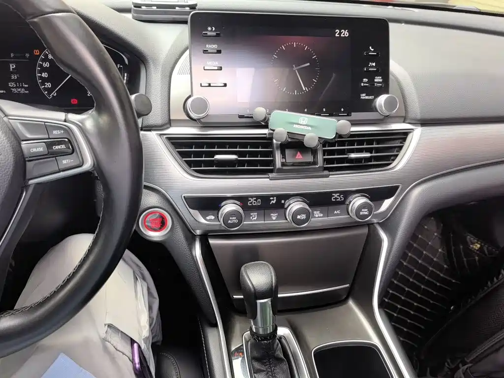 Honda Accord 2019 — фото 10