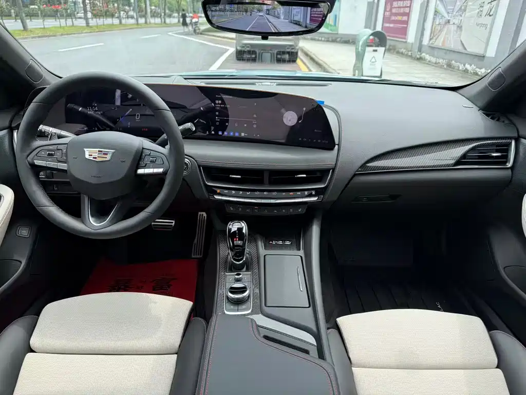Cadillac CT5 2025 — фото 11