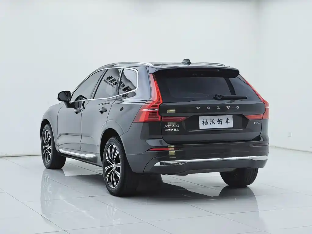 Volvo XC60 2022 — фото 28