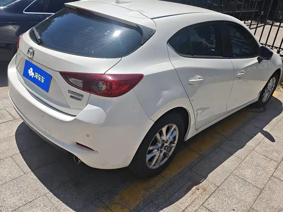 Mazda 3 Axela 2017 — фото 3