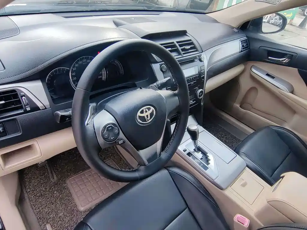 Toyota Camry 2012 — фото 9