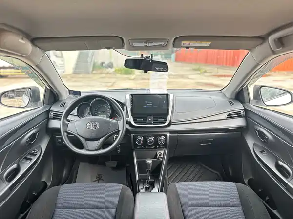 Toyota Yaris L 2019