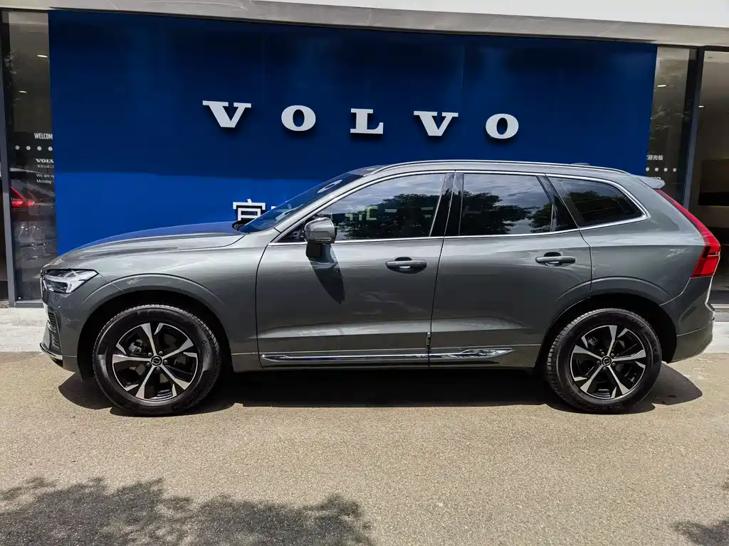 Volvo XC60 2025 — фото 3