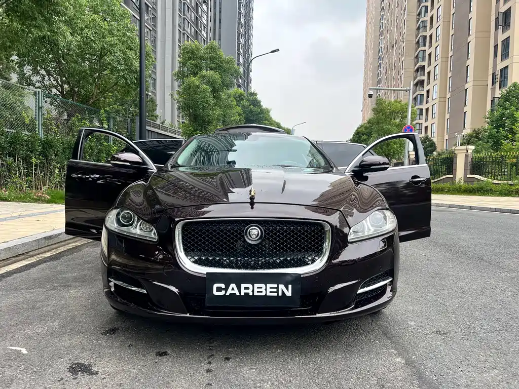Jaguar XJ 2012 — фото 26