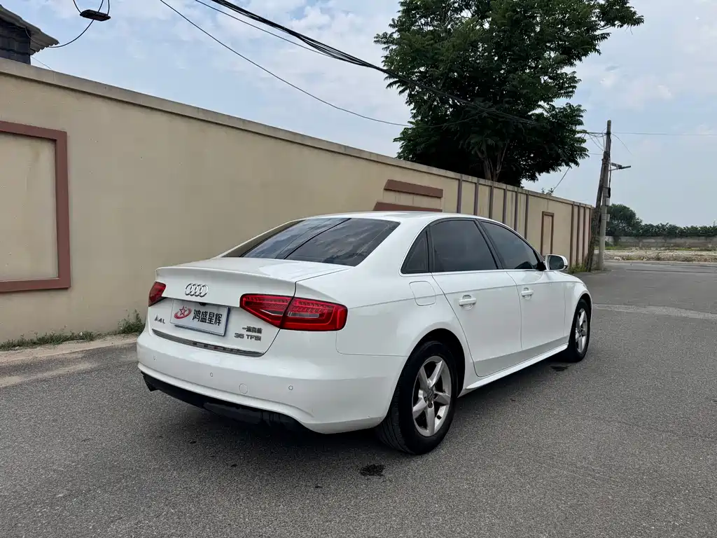 Audi A4L 2015