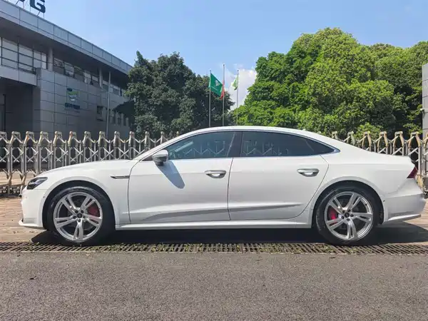 Audi A7L 2023