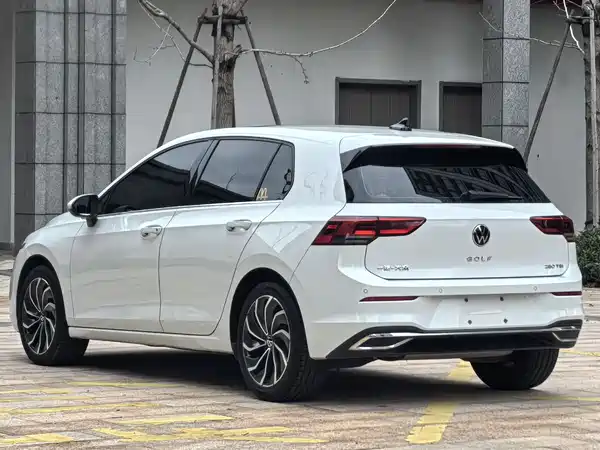 Volkswagen Golf 2023