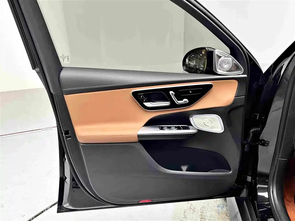 Mercedes-Benz GLC 2025 — фото 8