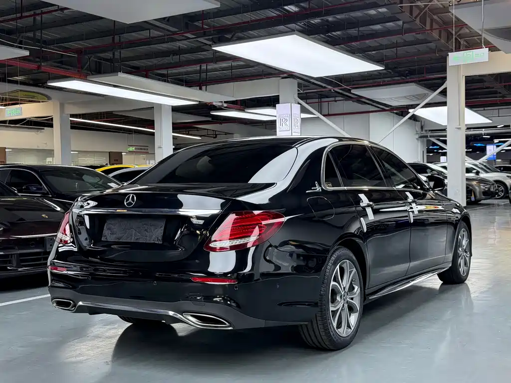 Mercedes-Benz E-Class 2020 — фото 16