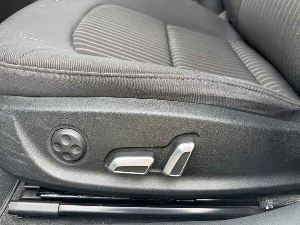 Audi A4L 2015 — фото 14