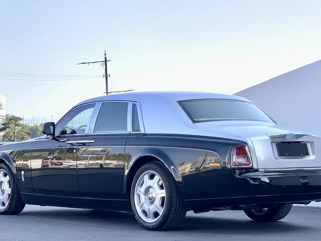 Rolls-Royce Phantom 2013 — фото 16