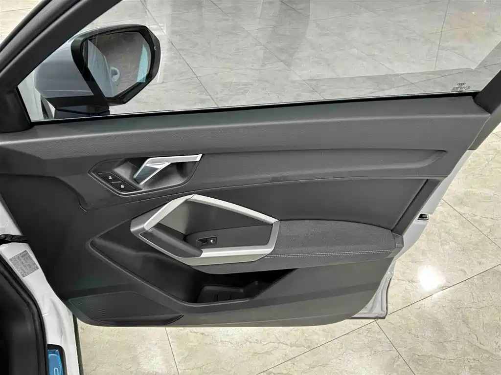 Audi Q3 2022 — фото 12