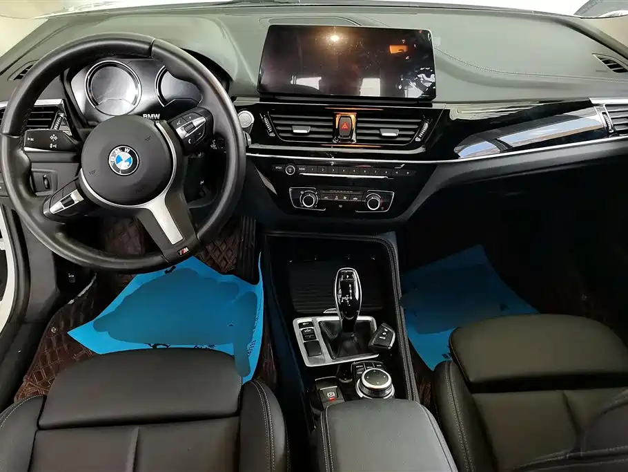 BMW 1 Series 2021 — фото 12