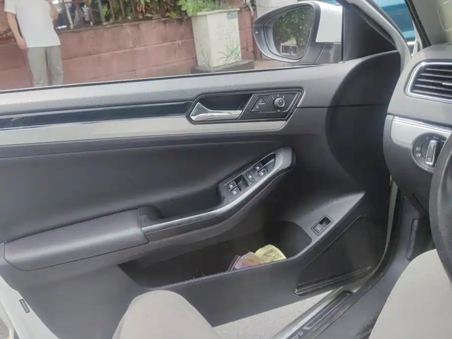 Volkswagen Sagitar 2018
