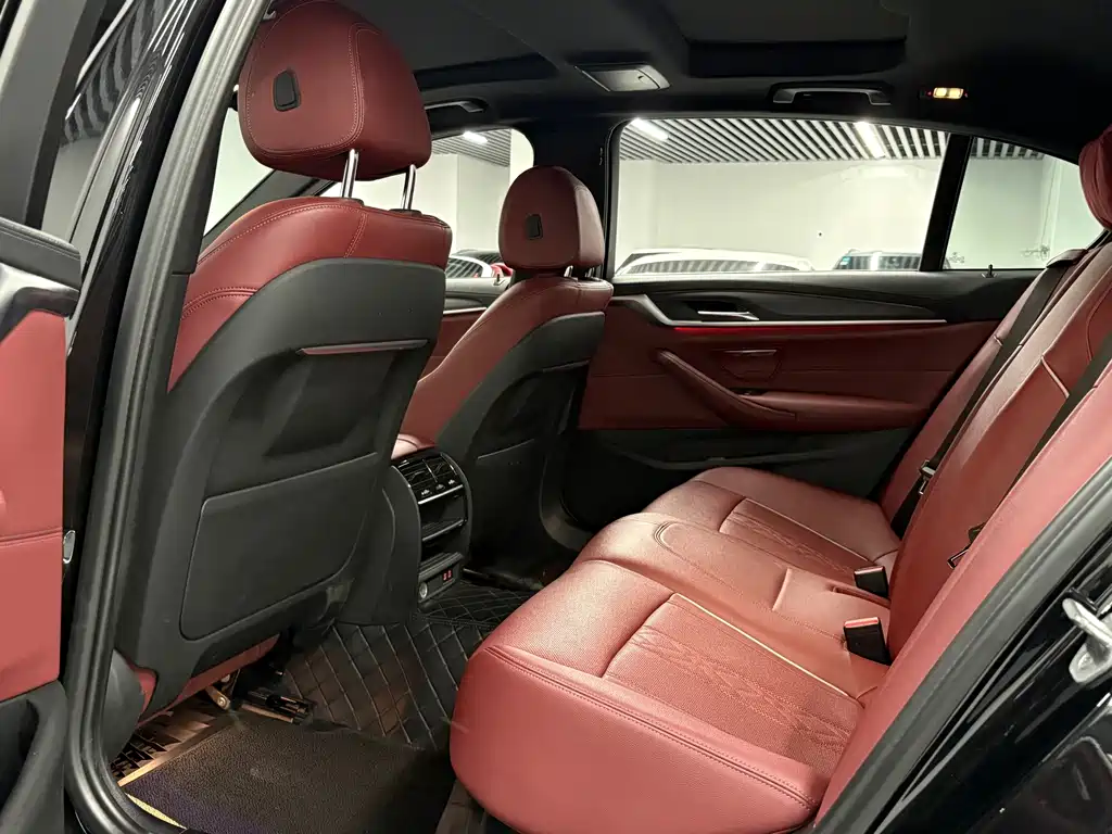 BMW 5 Series 2021