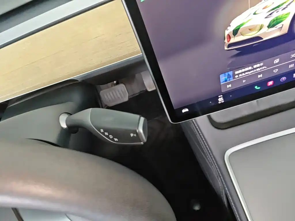 Tesla Model Y 2022 — фото 14