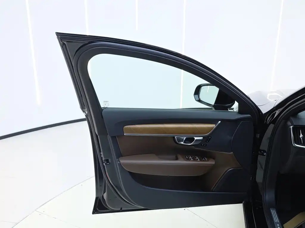 Volvo S90 2025 — фото 9