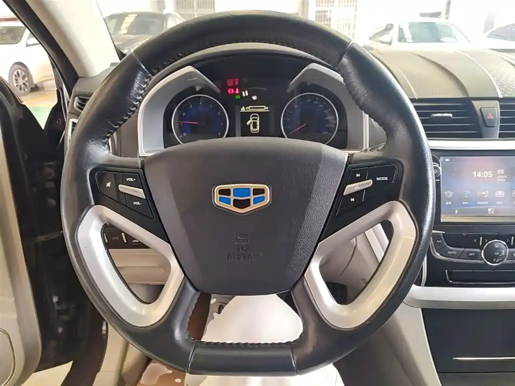 Geely Emgrand 2015 — фото 11