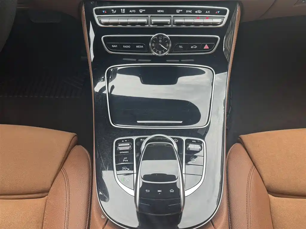 Mercedes-Benz E-Class 2017 — фото 14