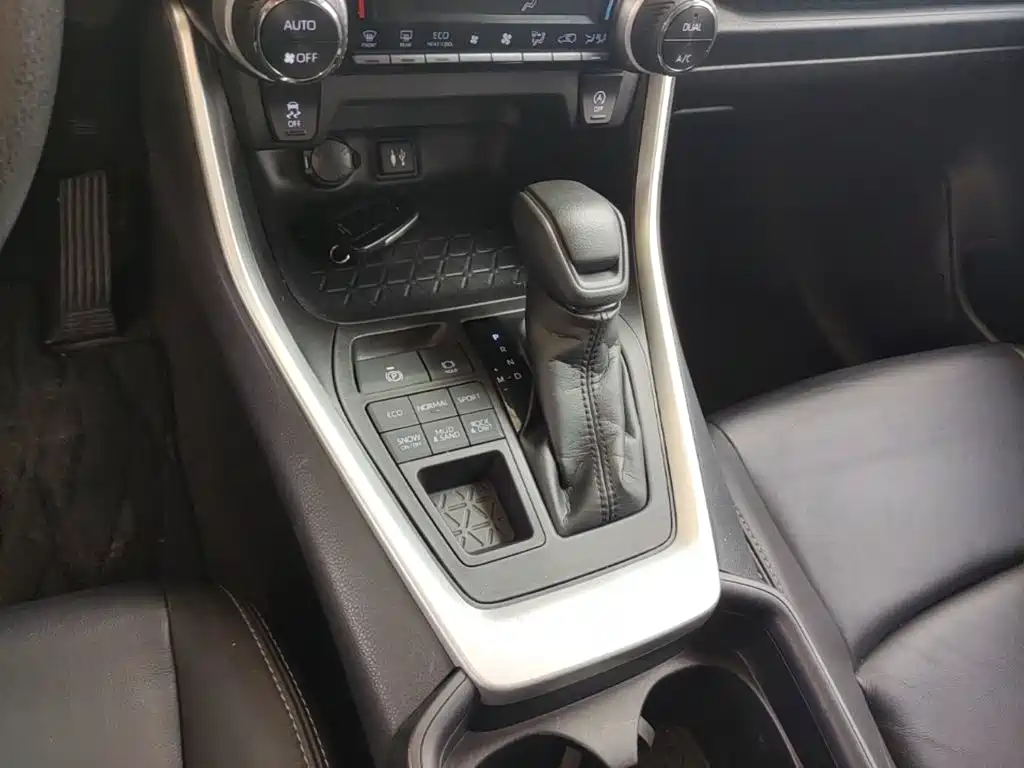 Toyota Wildlander 2021 — фото 14