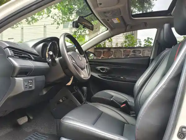 Toyota Yaris L 2021