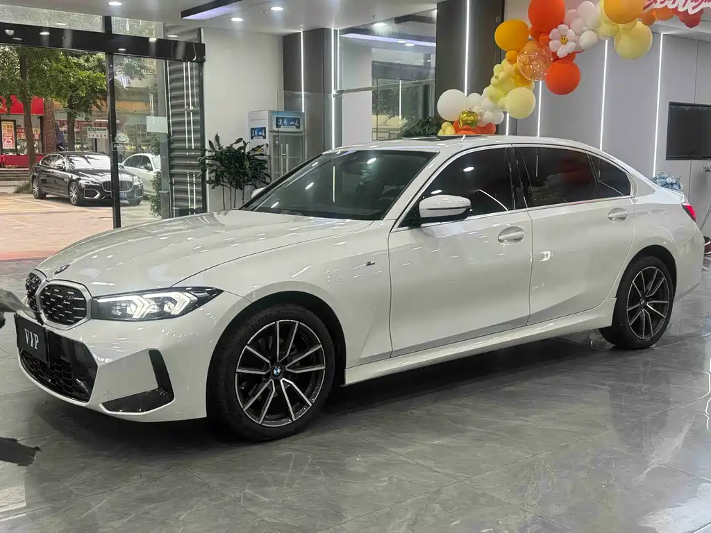 BMW 3 Series 2025 — фото 1
