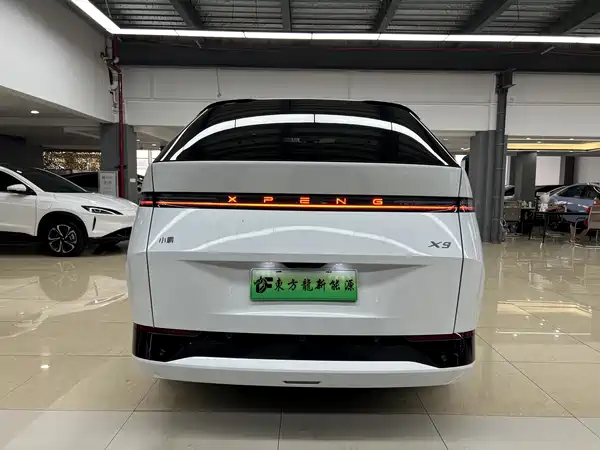 XPeng X9 2025