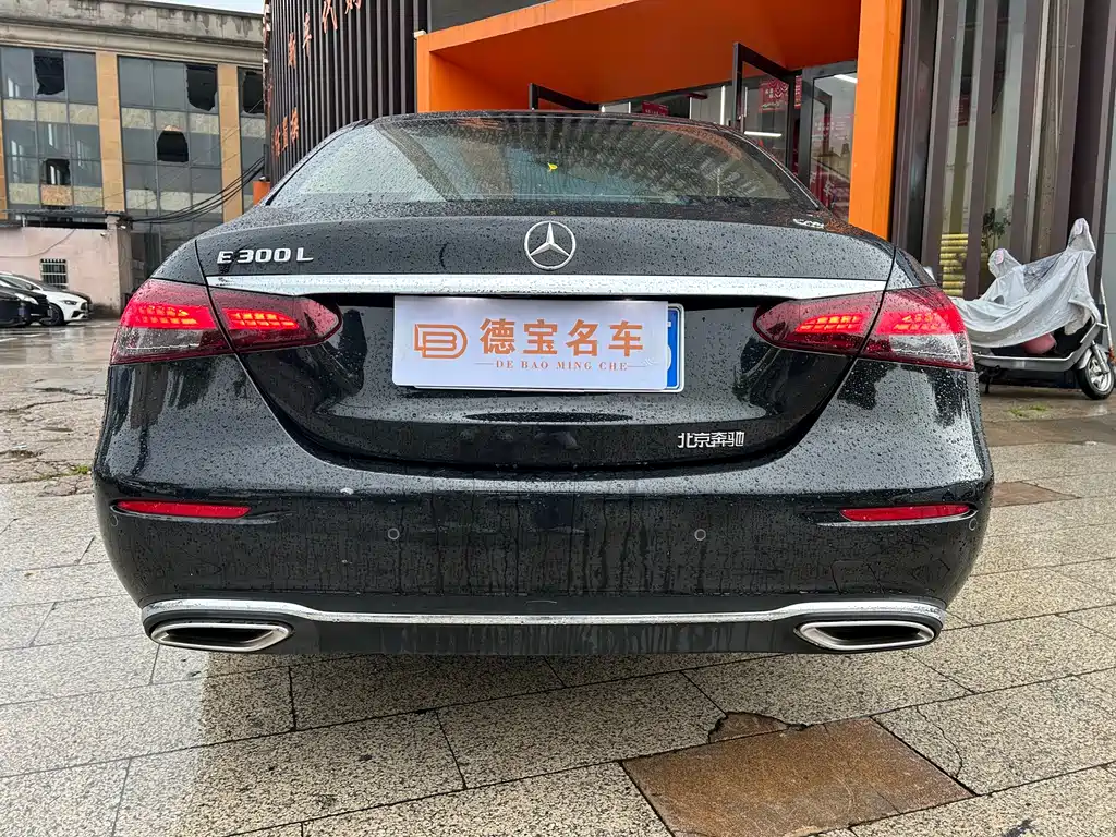 Mercedes-Benz E-Class 2022 — фото 10