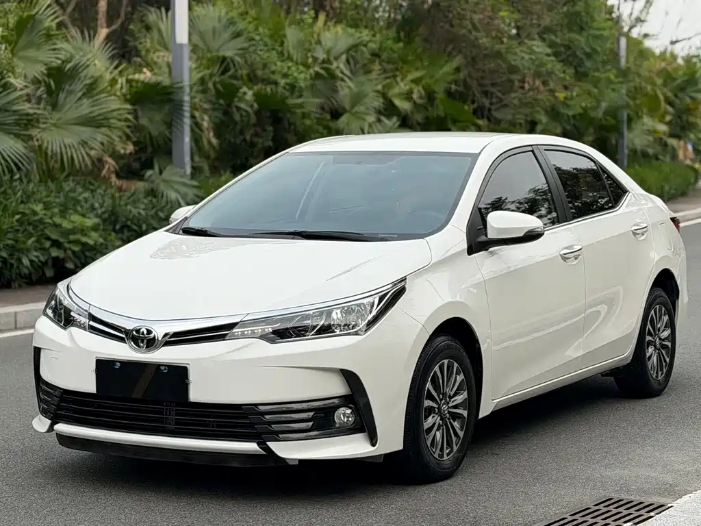 Toyota Corolla 2019 — фото 1